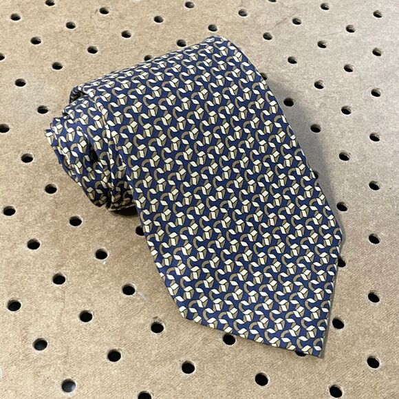 Gucci Modern Neck Tie Italy Made Geometric Ribbon AOP Navy Blue Men - Picture 4 of 7